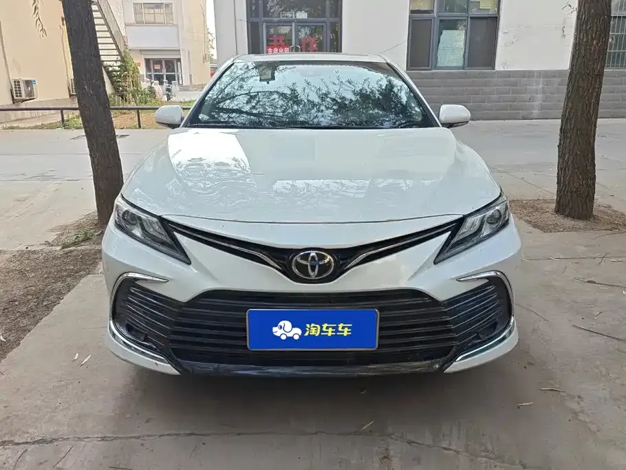 Toyota Camry — фото 10
