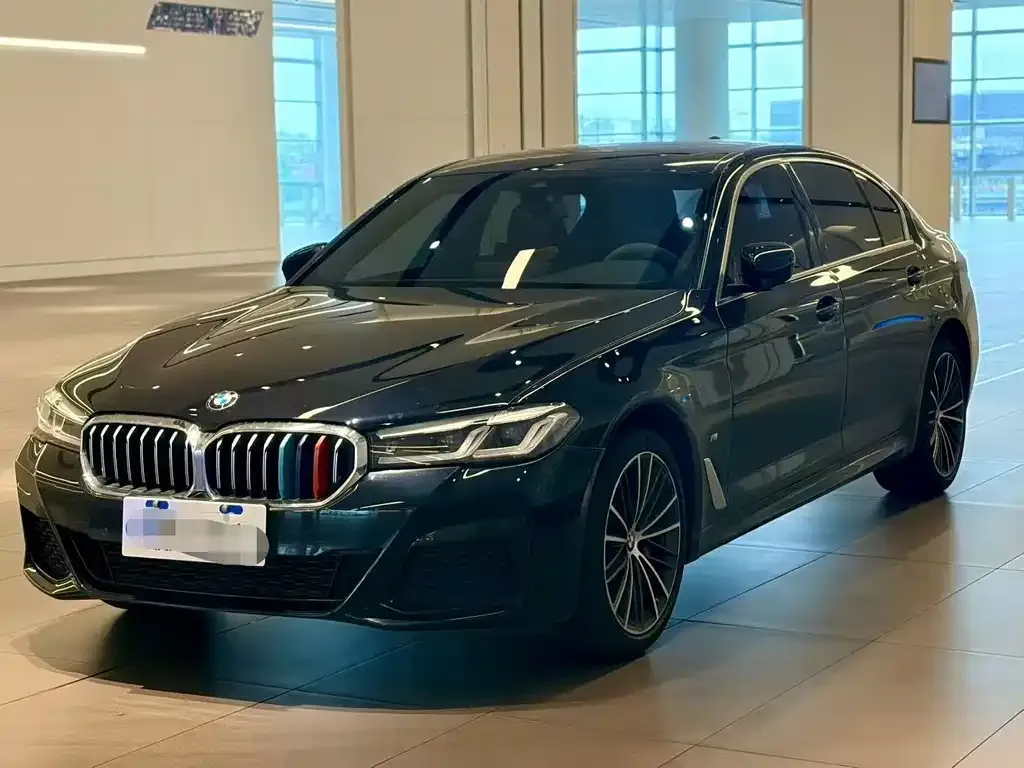 BMW 5 Series — фото 1