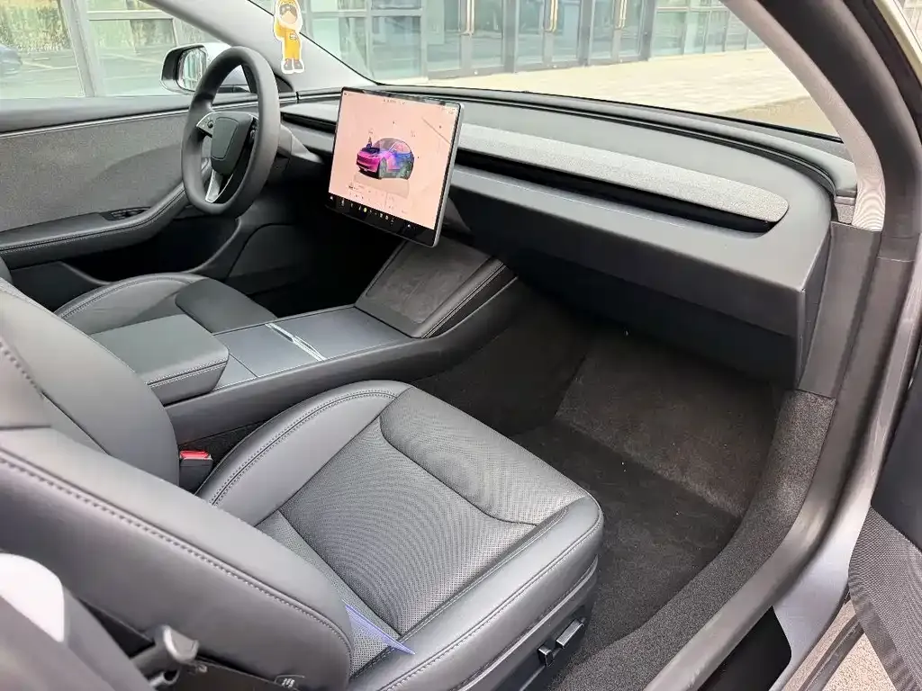 Tesla Model 3 — фото 4
