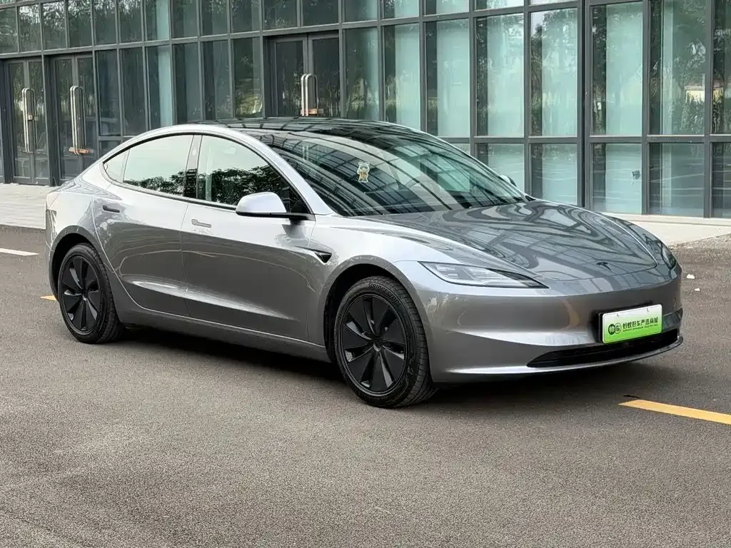 Tesla Model 3 — фото 7