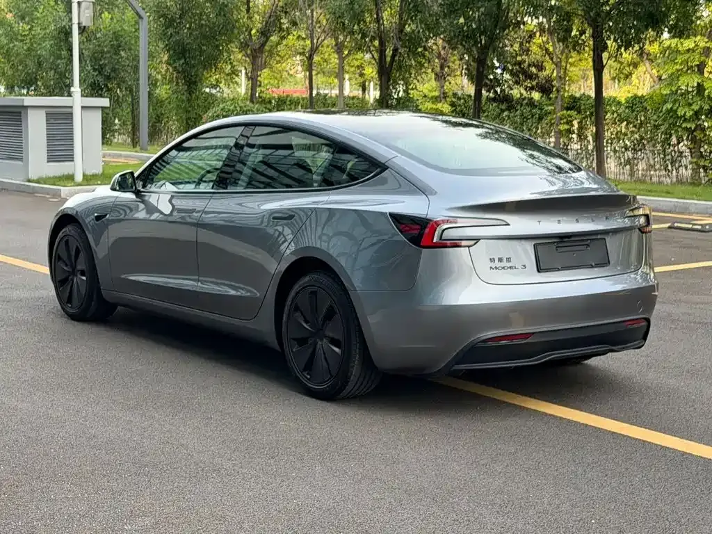 Tesla Model 3 — фото 9