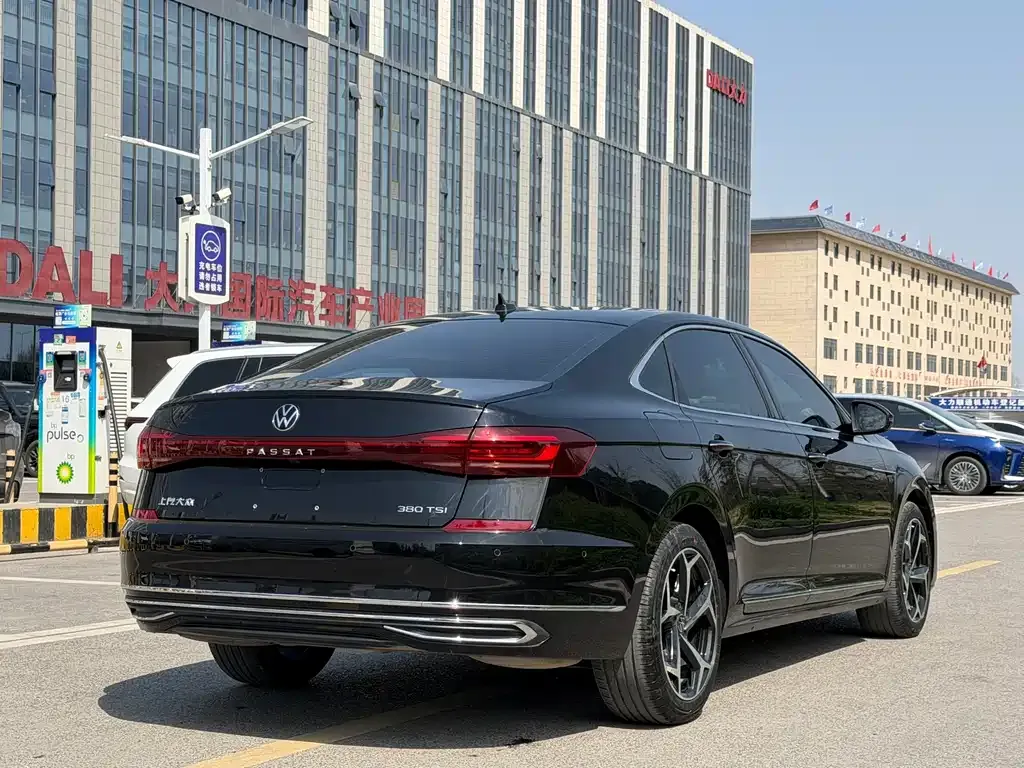 Volkswagen Passat — фото 3