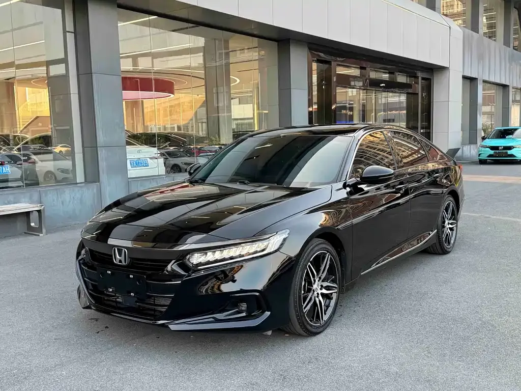 Honda Accord — фото 1