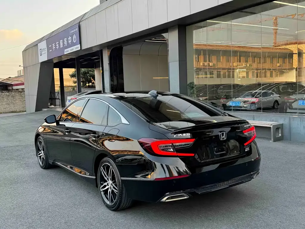 Honda Accord — фото 5
