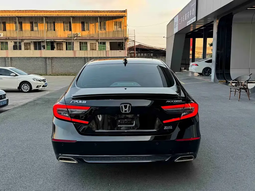 Honda Accord — фото 7