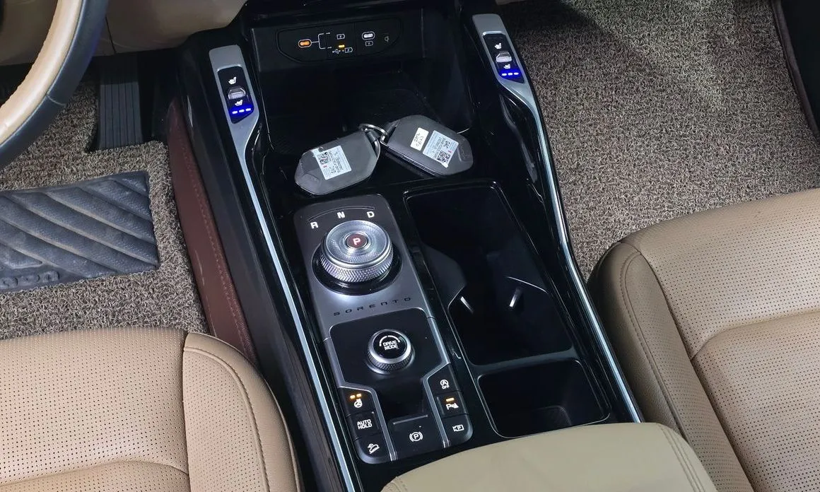Kia Sorento — фото 10