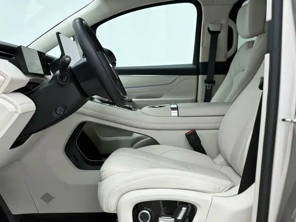 Geely Galaxy V900 — фото 4