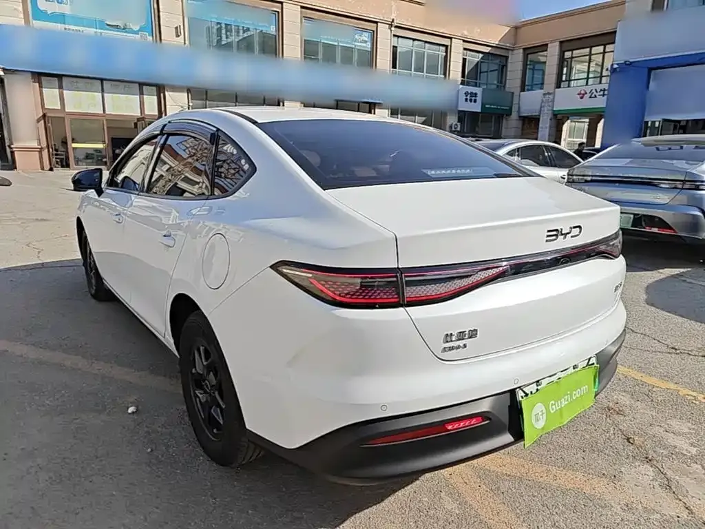 BYD Seal 05 DM-i — фото 6