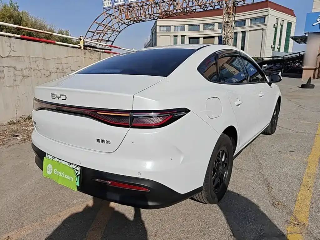 BYD Seal 05 DM-i — фото 8