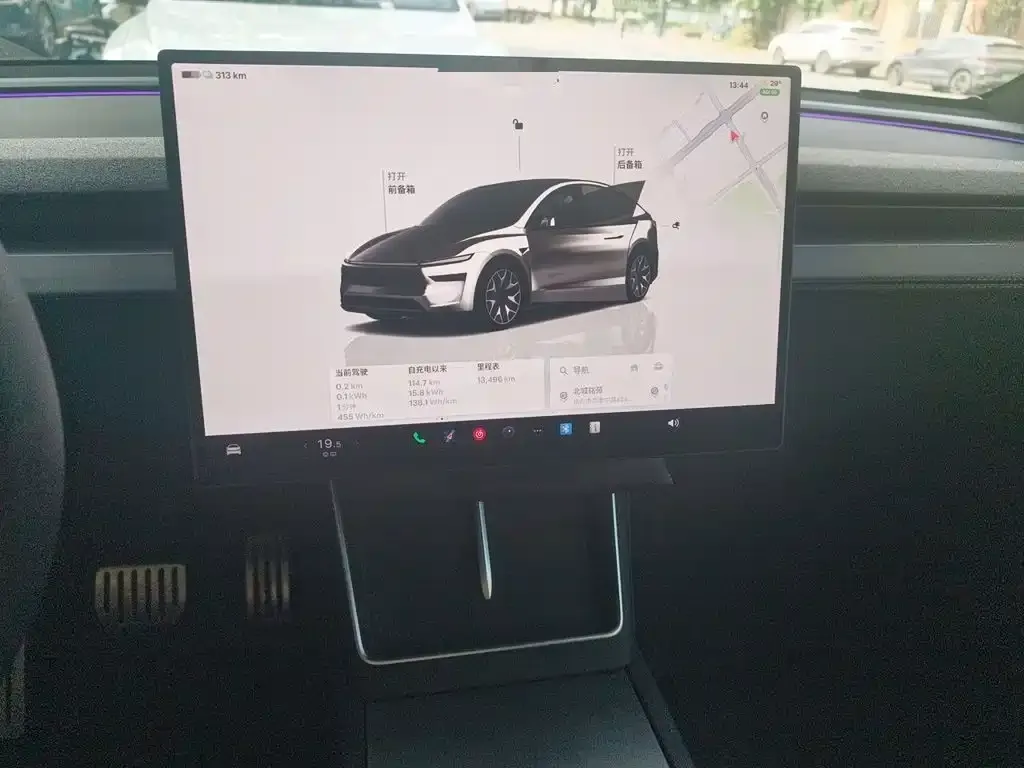 Tesla Model Y L — фото 6