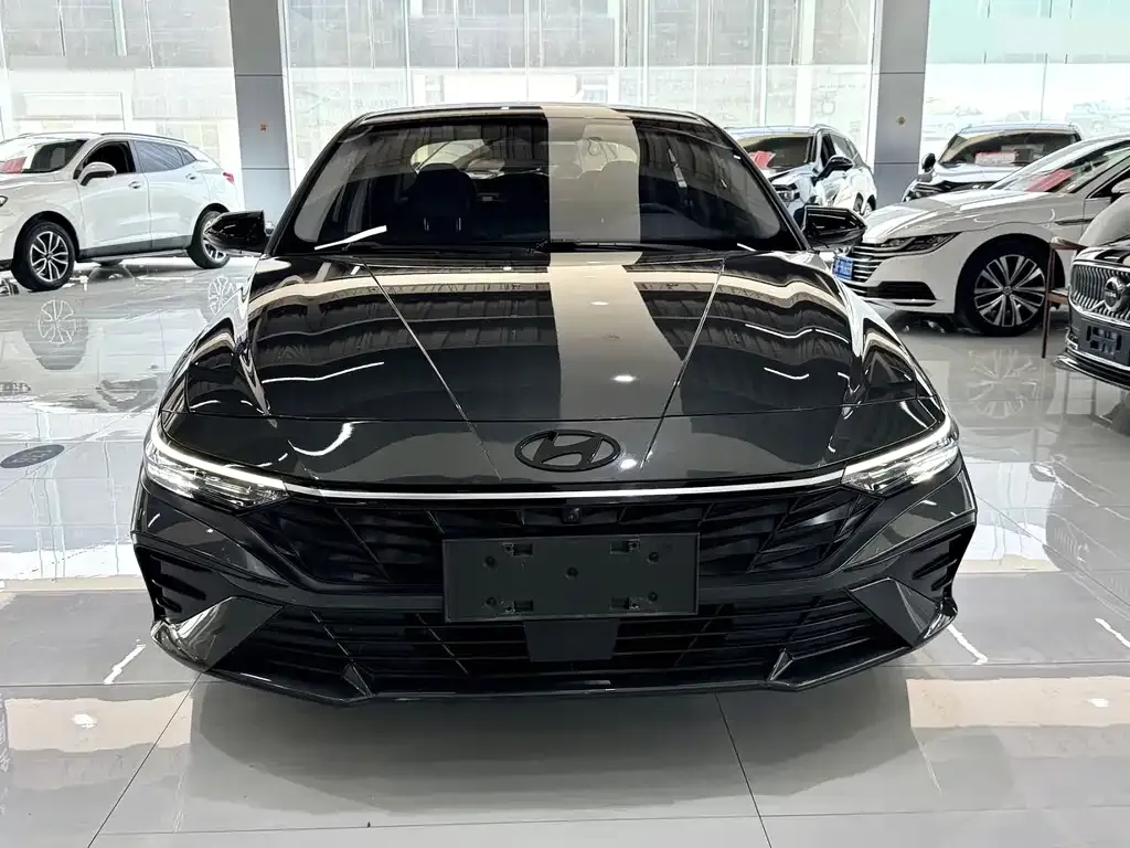 Hyundai Elantra — фото 5