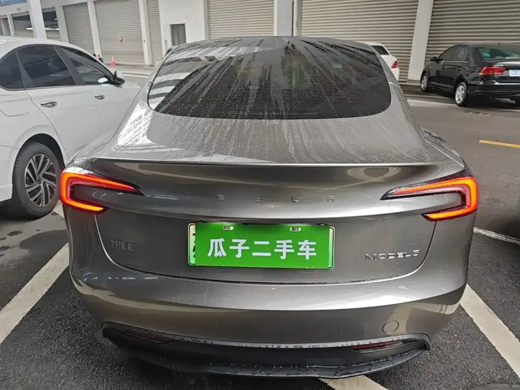 Tesla Model 3 — фото 3