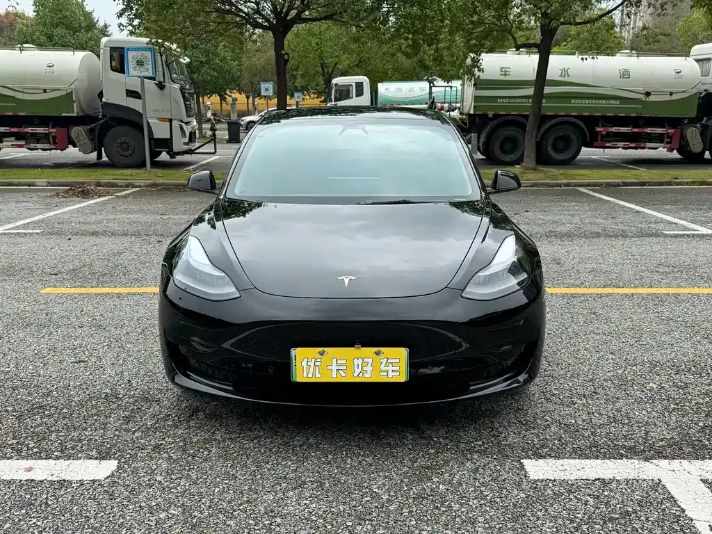 Tesla Model 3 — фото 10
