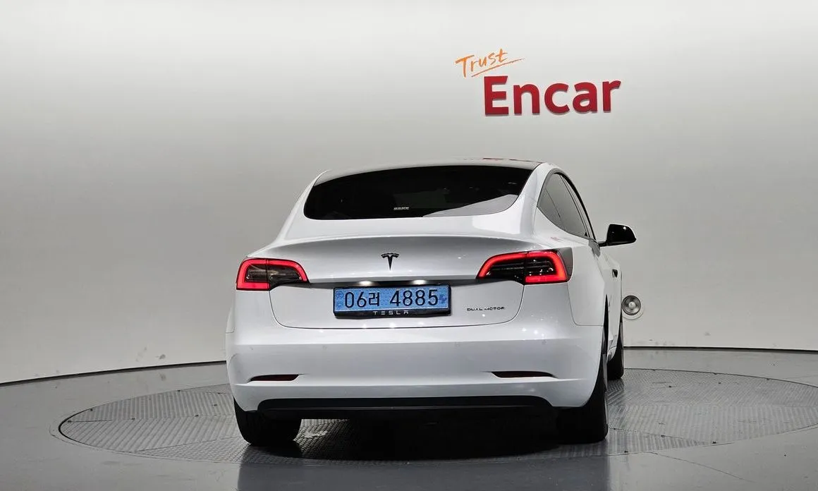 Tesla Model 3 — фото 6