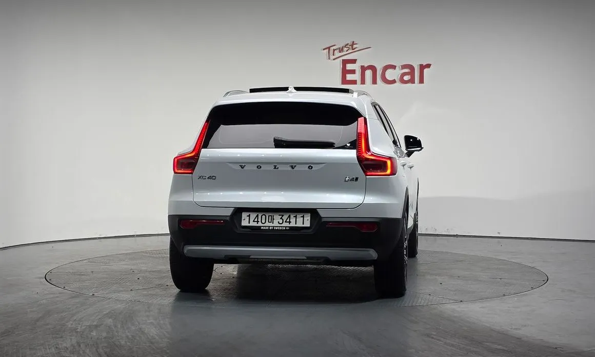 Volvo XC40 — фото 4