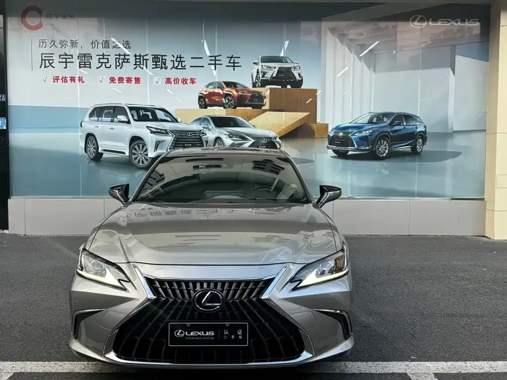 Lexus ES — фото 1