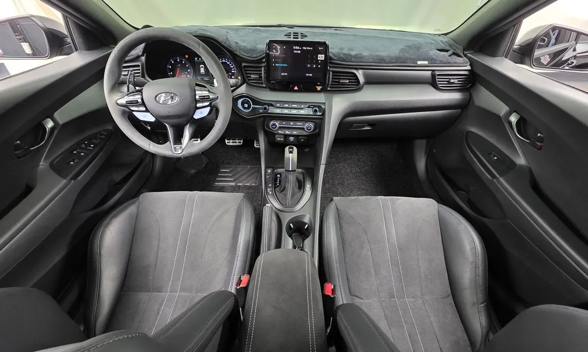 Hyundai Veloster — фото 6
