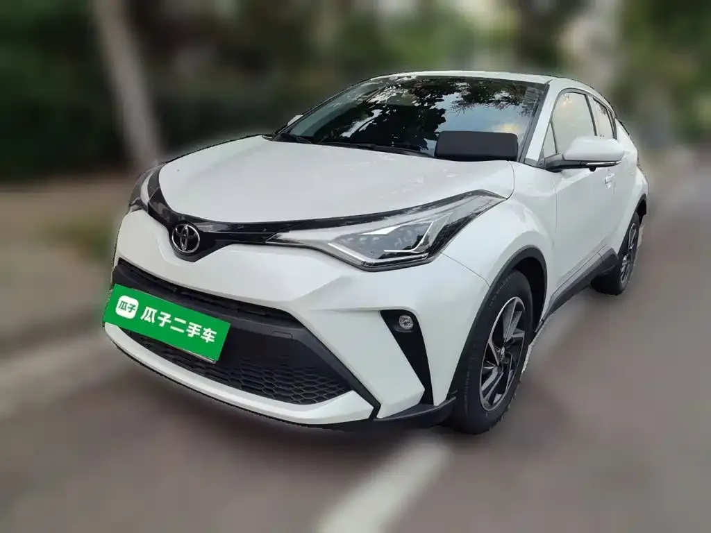 Toyota C-HR — фото 1