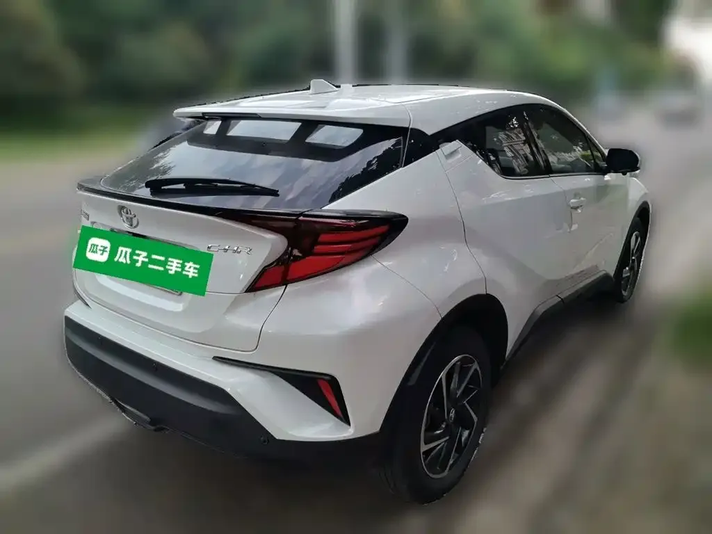 Toyota C-HR — фото 8