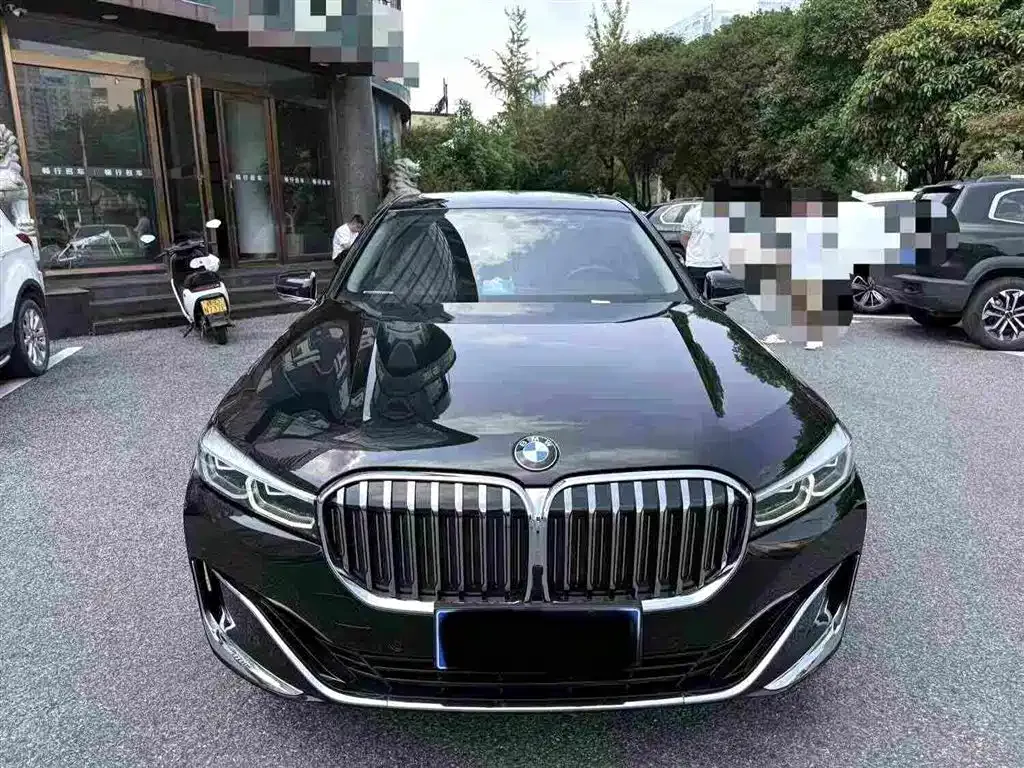 BMW 7 Series — фото 10
