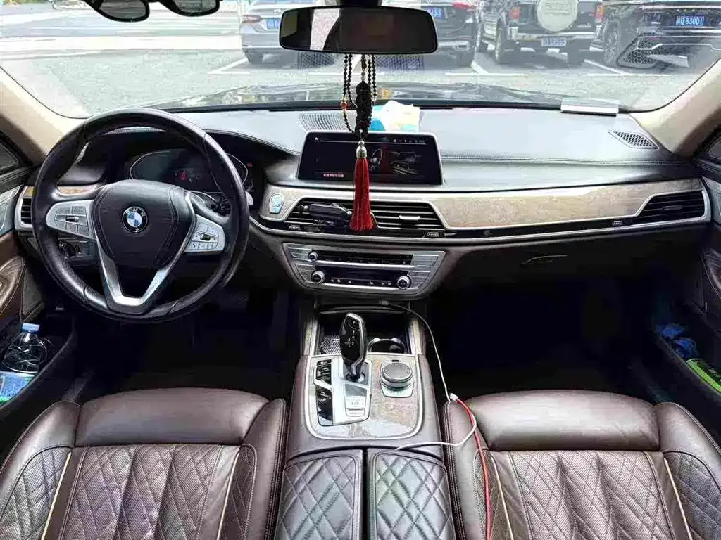 BMW 7 Series — фото 3