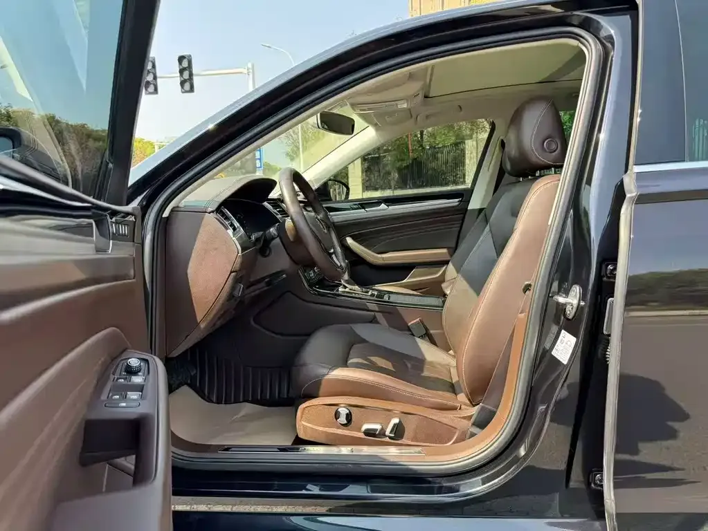 Volkswagen Phideon — фото 3