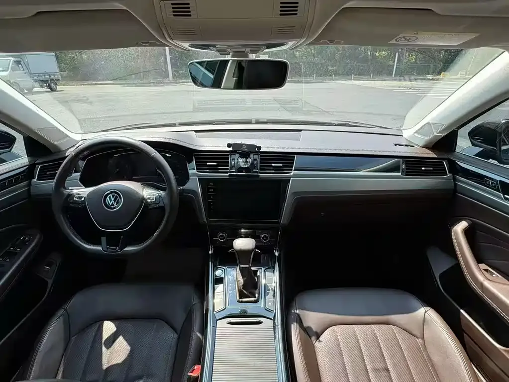 Volkswagen Phideon — фото 8