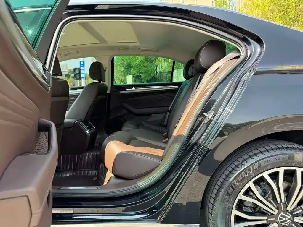 Volkswagen Phideon — фото 5