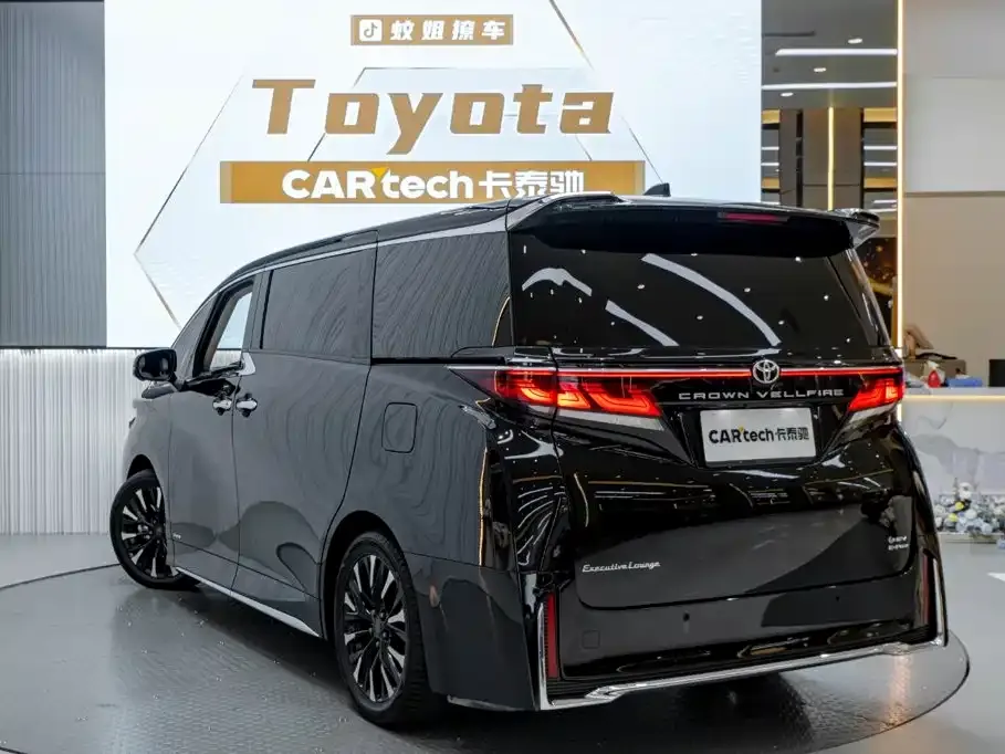 Toyota Vellfire — фото 4