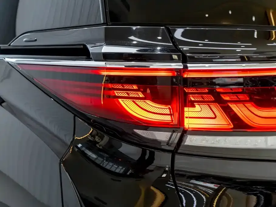 Toyota Vellfire — фото 5