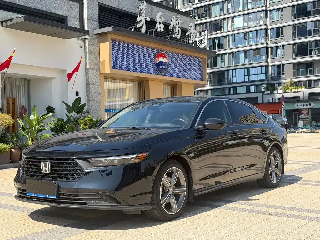 Honda Accord — фото 1