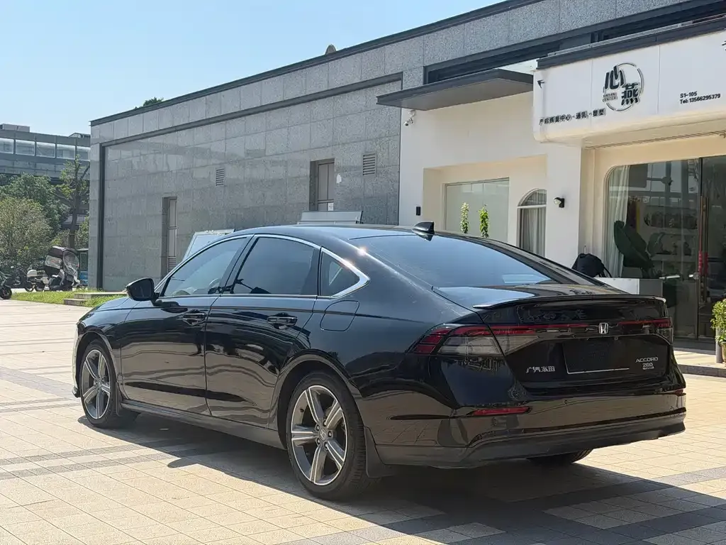 Honda Accord — фото 3