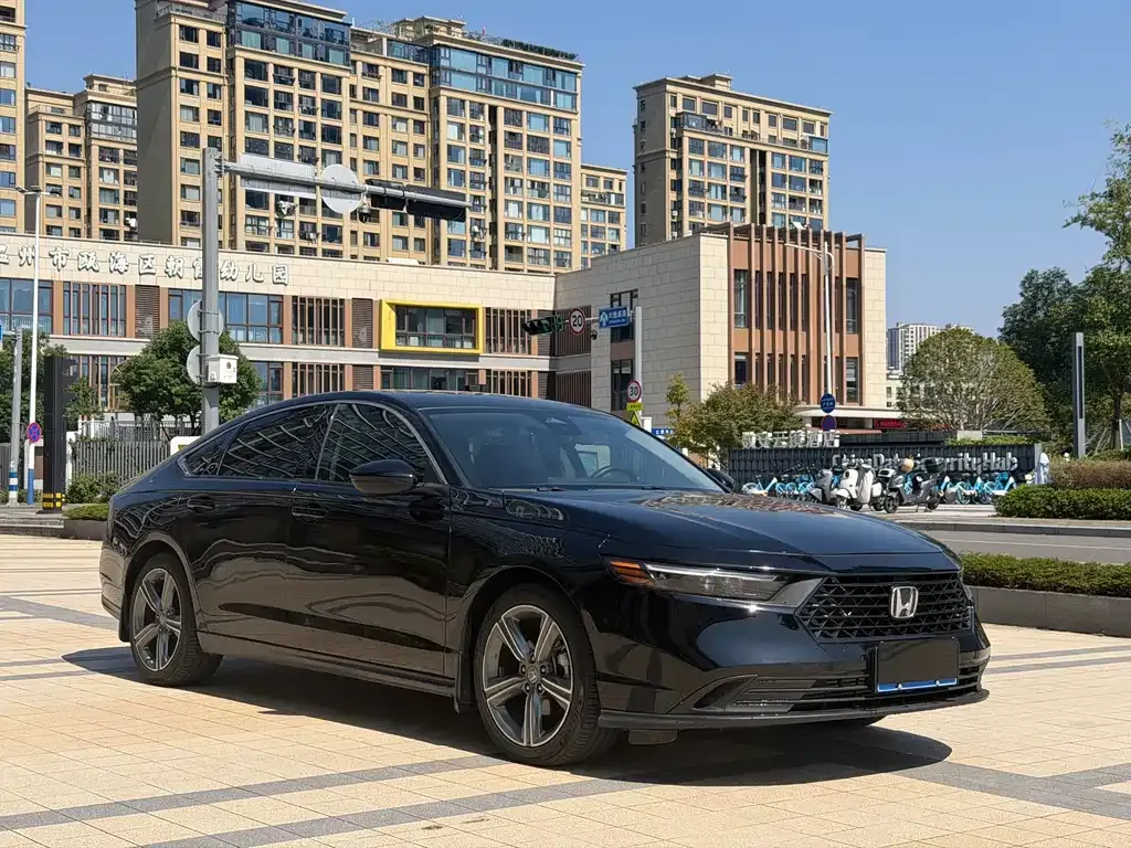 Honda Accord — фото 10