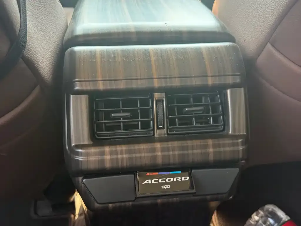 Honda Accord — фото 5