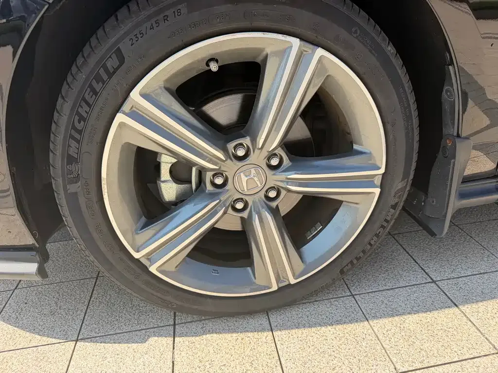 Honda Accord — фото 9
