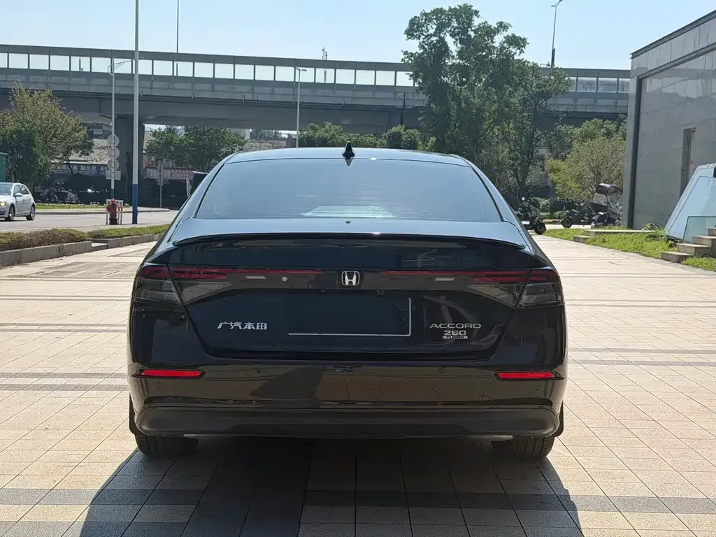 Honda Accord — фото 4