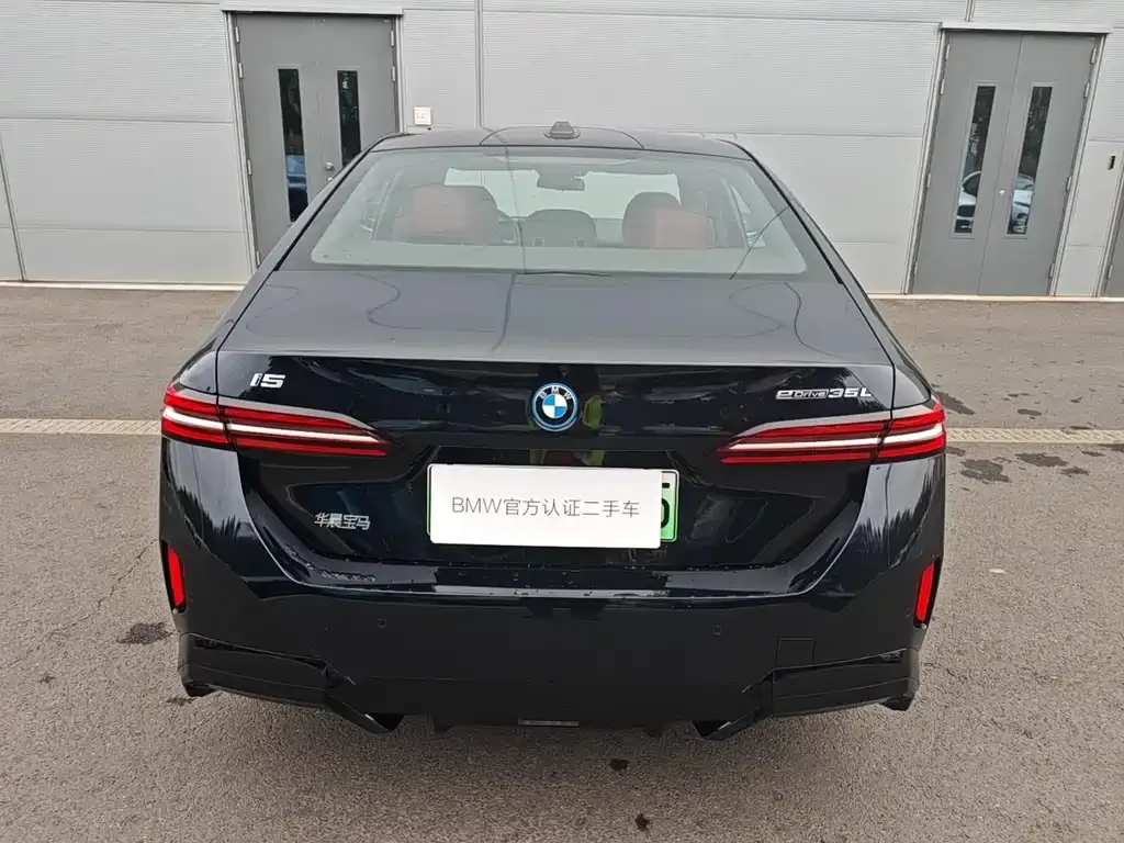 BMW i5 — фото 5