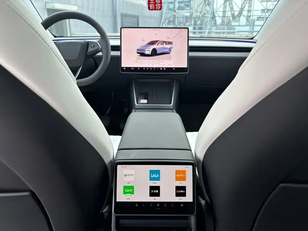 Tesla Model Y — фото 3