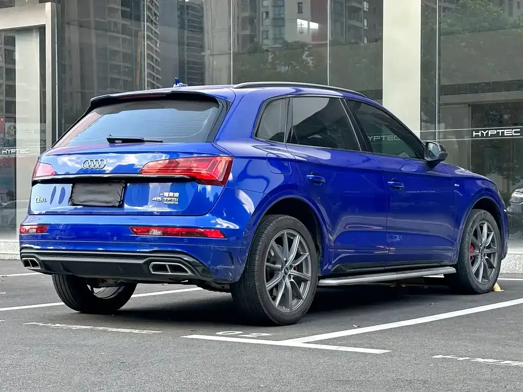 Audi Q5L — фото 5