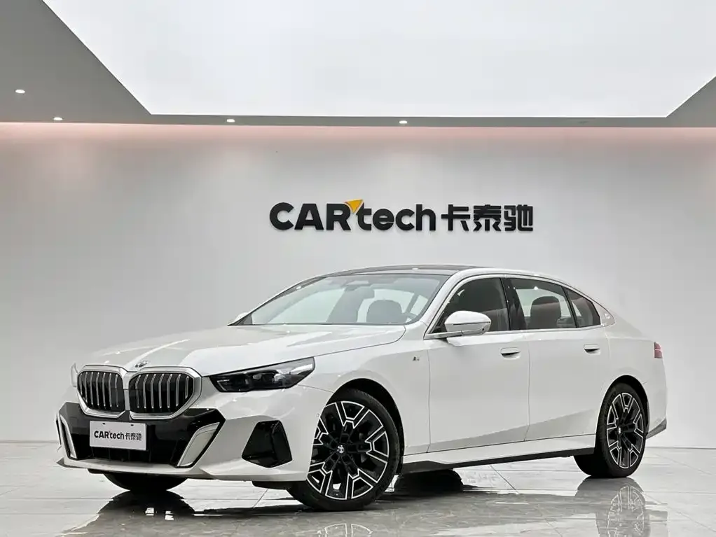 BMW 5 Series — фото 1