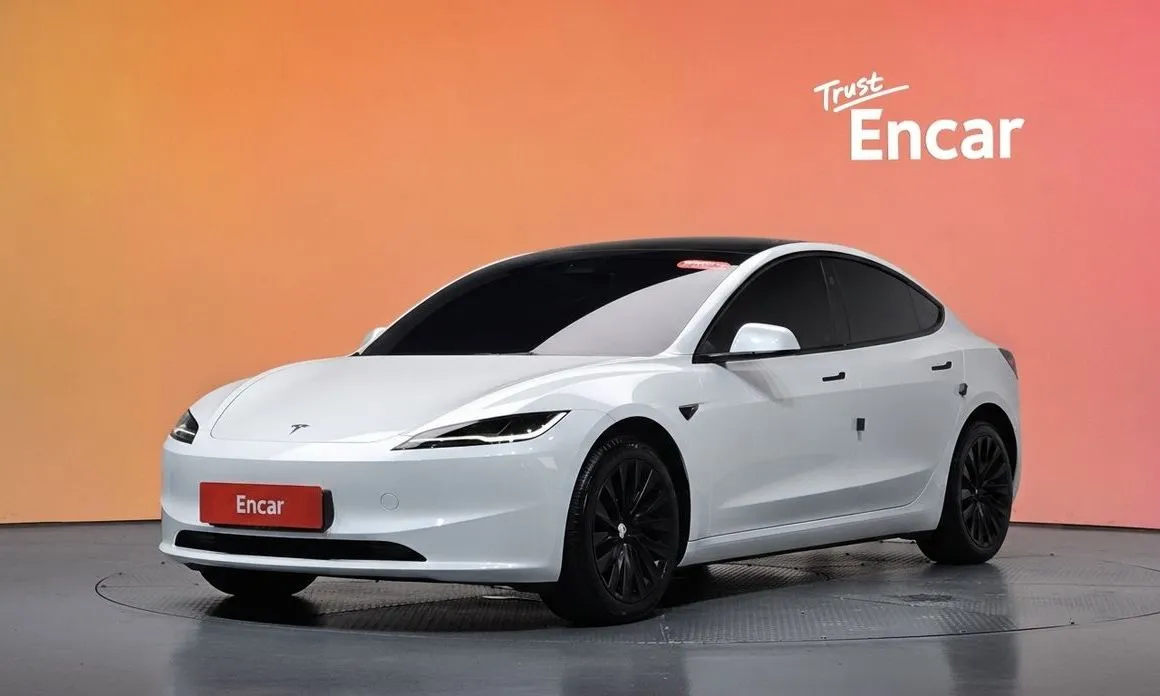 Tesla Model 3 — фото 1