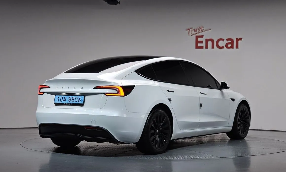 Tesla Model 3 — фото 3
