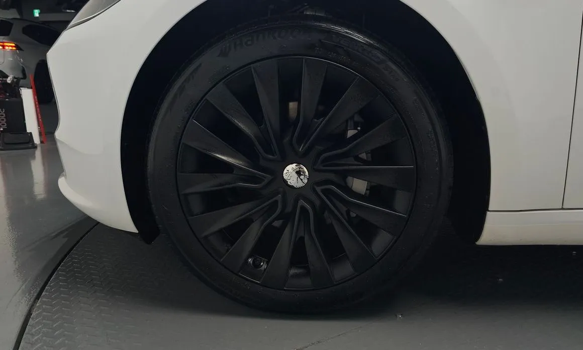 Tesla Model 3 — фото 4