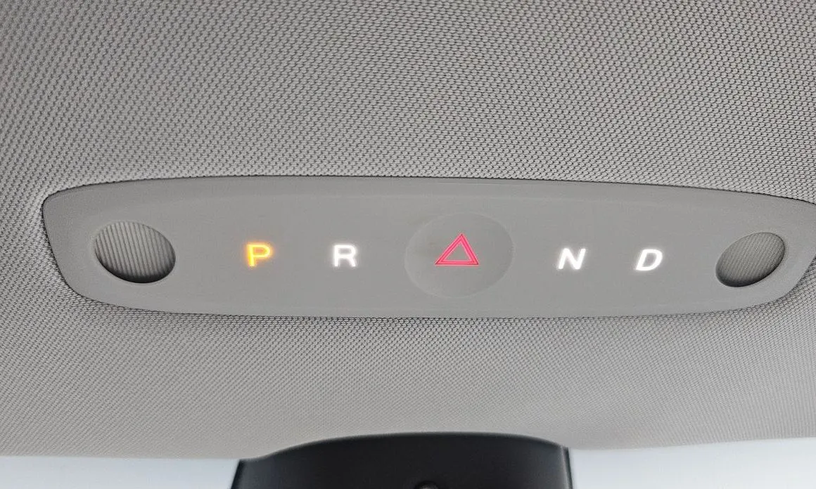 Tesla Model 3 — фото 10