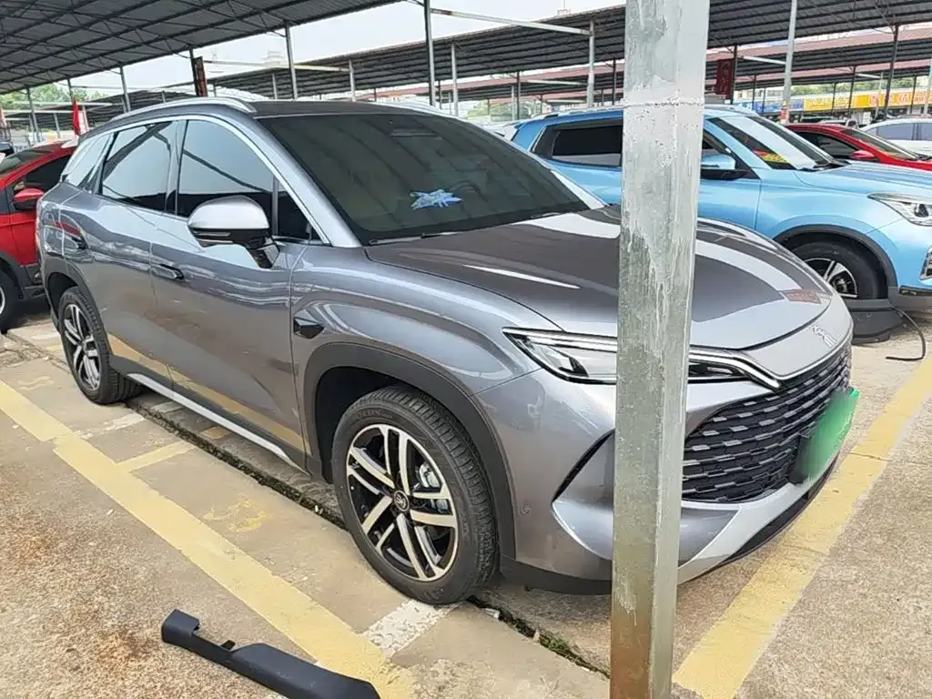 BYD L DM-i — фото 3
