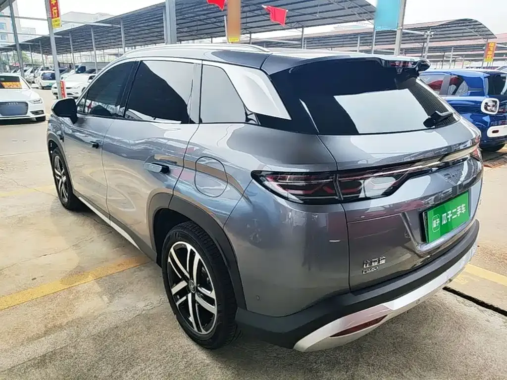 BYD L DM-i — фото 5