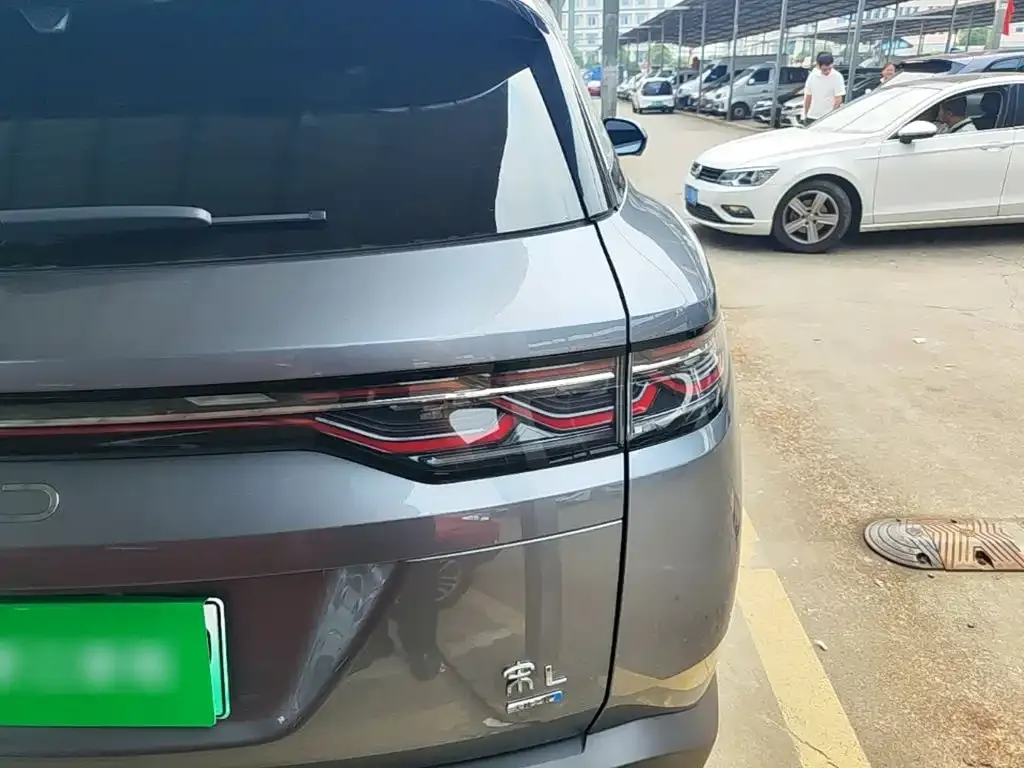 BYD L DM-i — фото 8