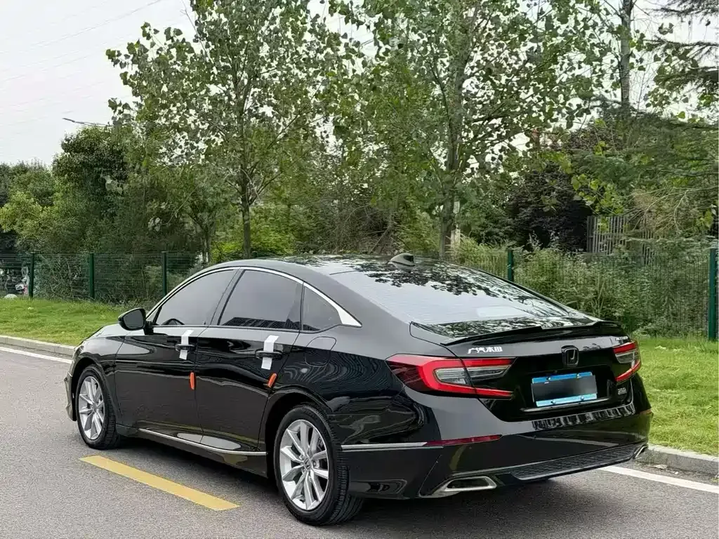 Honda Accord — фото 6