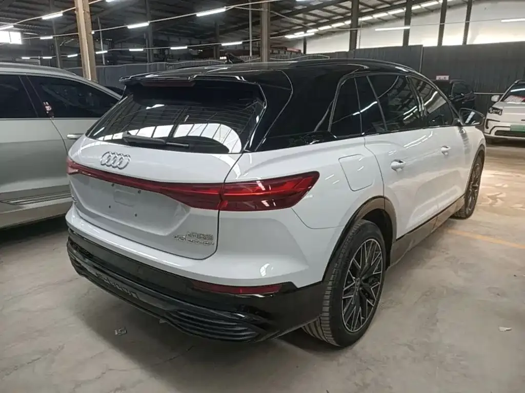 Audi Q5 e-tron — фото 6