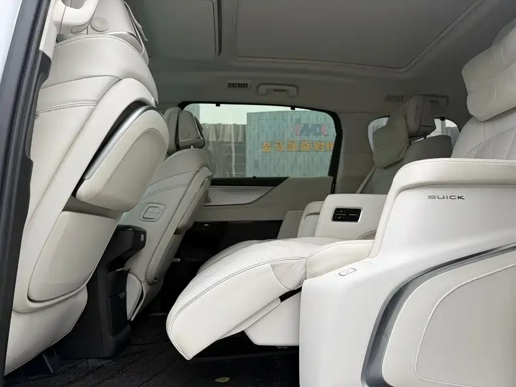 Buick GL8 Hybrid — фото 6